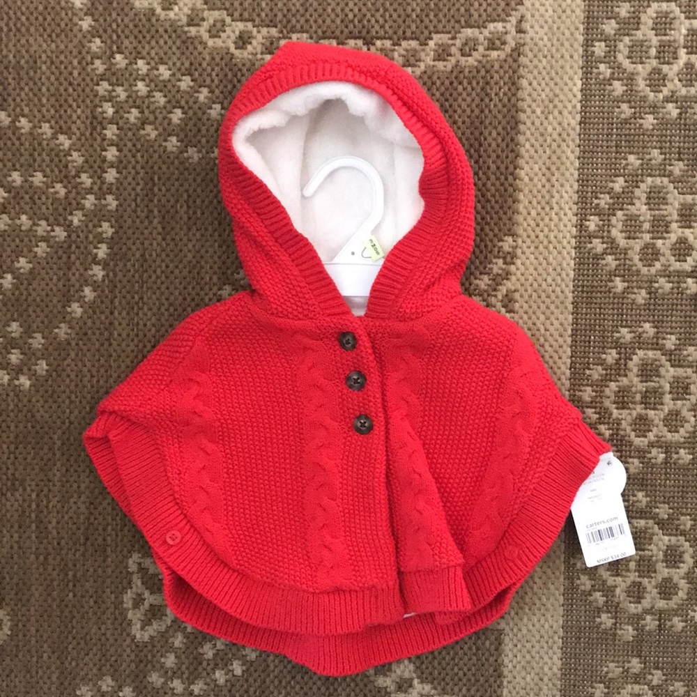 NWT CARTER’s Red Hooded Poncho fully lined with very SOFT, fuzzy & warm. Sz 3mo